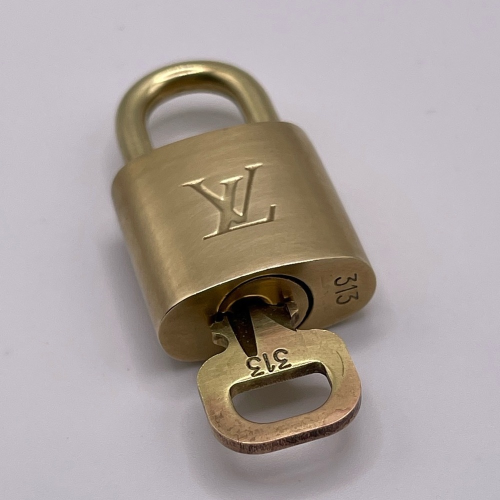 100% Authentic and pre loved Louis Vuitton - Gold Lock and Key set - #313 - Picture 2 of 6